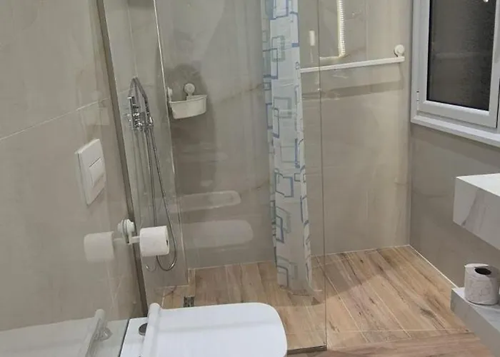 Denny's House 3*