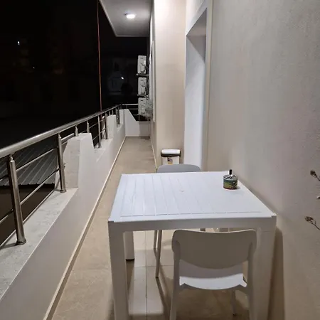 Denny's House 3* Wlora