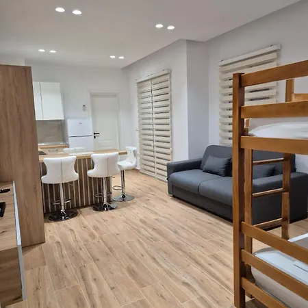 Denny's House Pensjonat 3*