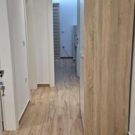 בית הארחה Denny's House Vlorë