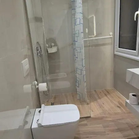Denny's House 3*