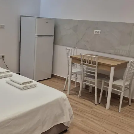 Denny's House Pensjonat 3*