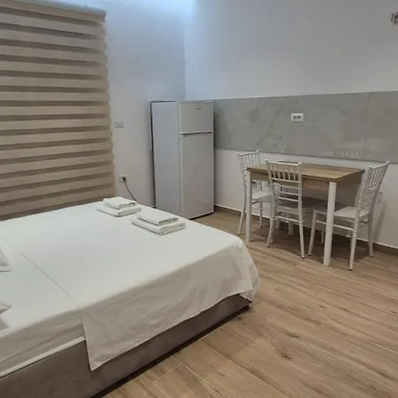 Denny's House Maison d'hôtes 3*