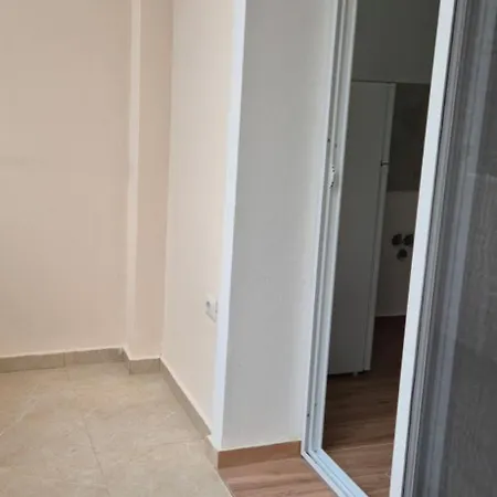 Denny's House Pensjonat Wlora